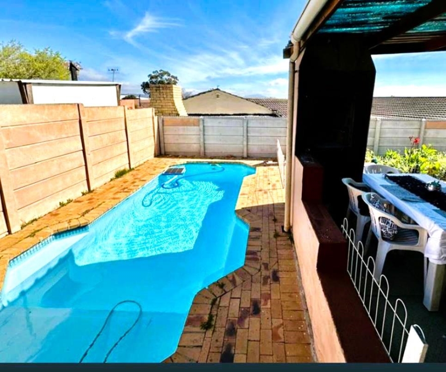 3 Bedroom Property for Sale in Northpine Western Cape